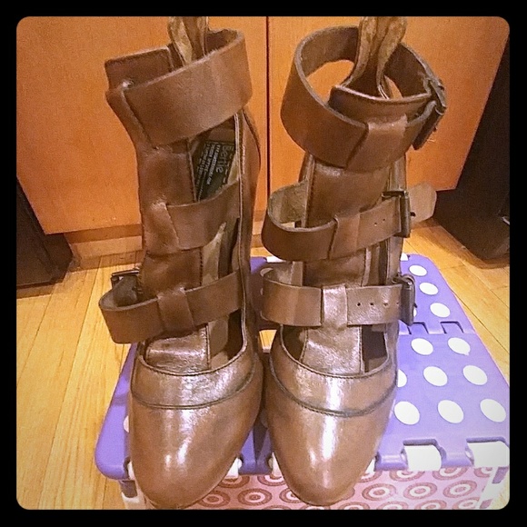 Brown European Leather Stiletto Heels - Picture 1 of 6